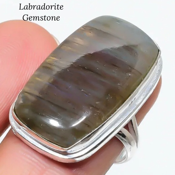 Fiery Labradorite Gemstone Handmade Ring - Picture 6 of 6